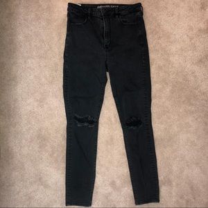 black ripped american eagle skinny jean